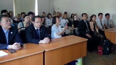 Delegația din China