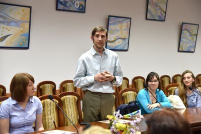 Concurs de eseuri - Biblioteca